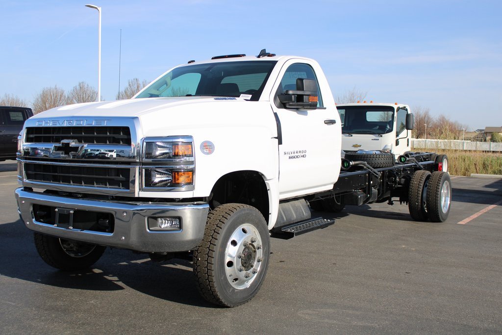 2024 Chevrolet Silverado 4500 Medium Duty Chassis Cab Work Truck's photo