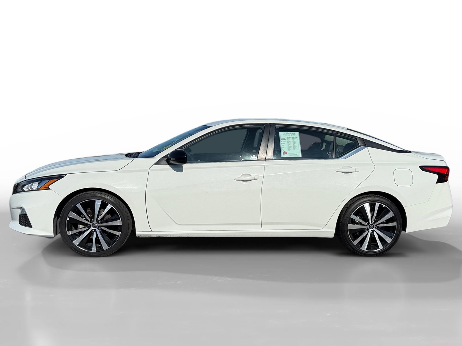 2022 Nissan Altima 2.5 SR photo 2