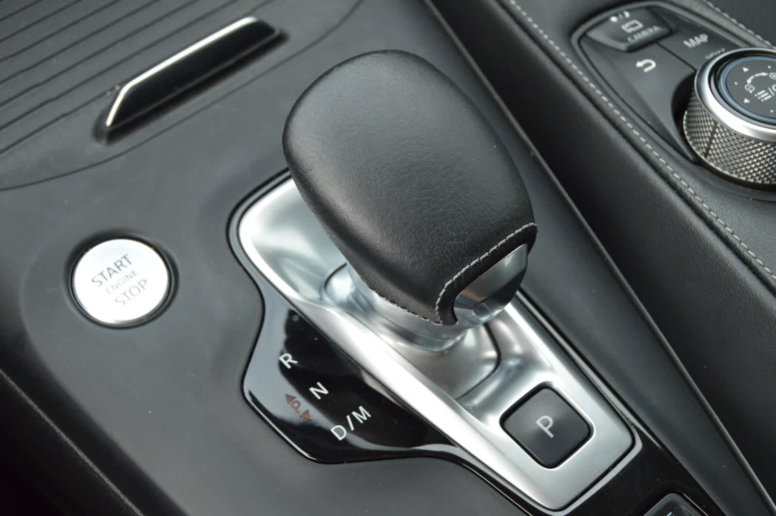 2022 Infiniti QX50 Essential photo 14