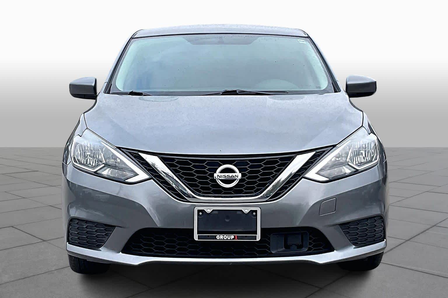 2019 Nissan Sentra SV photo 3