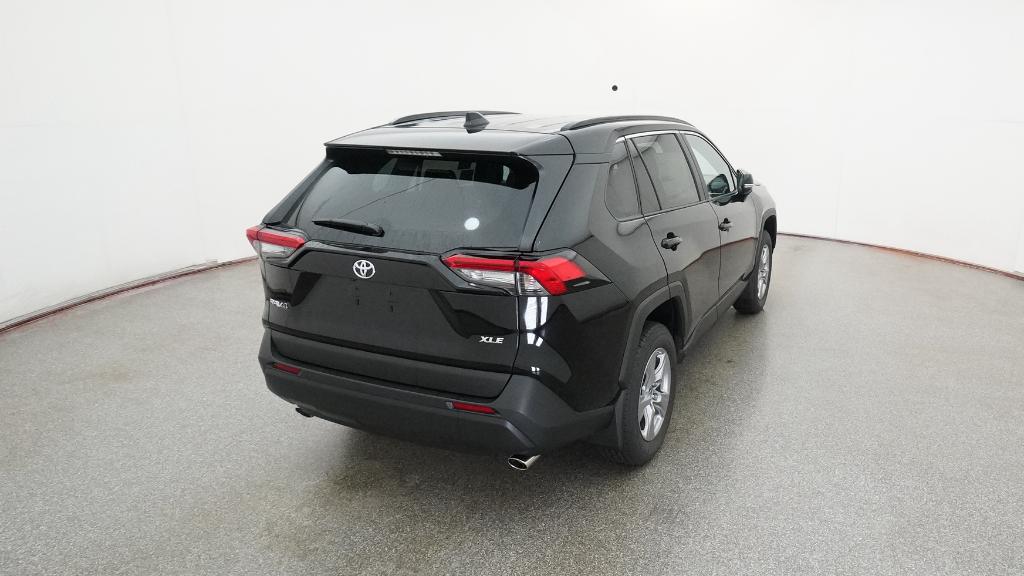 2025 Toyota RAV4 XLE photo 19
