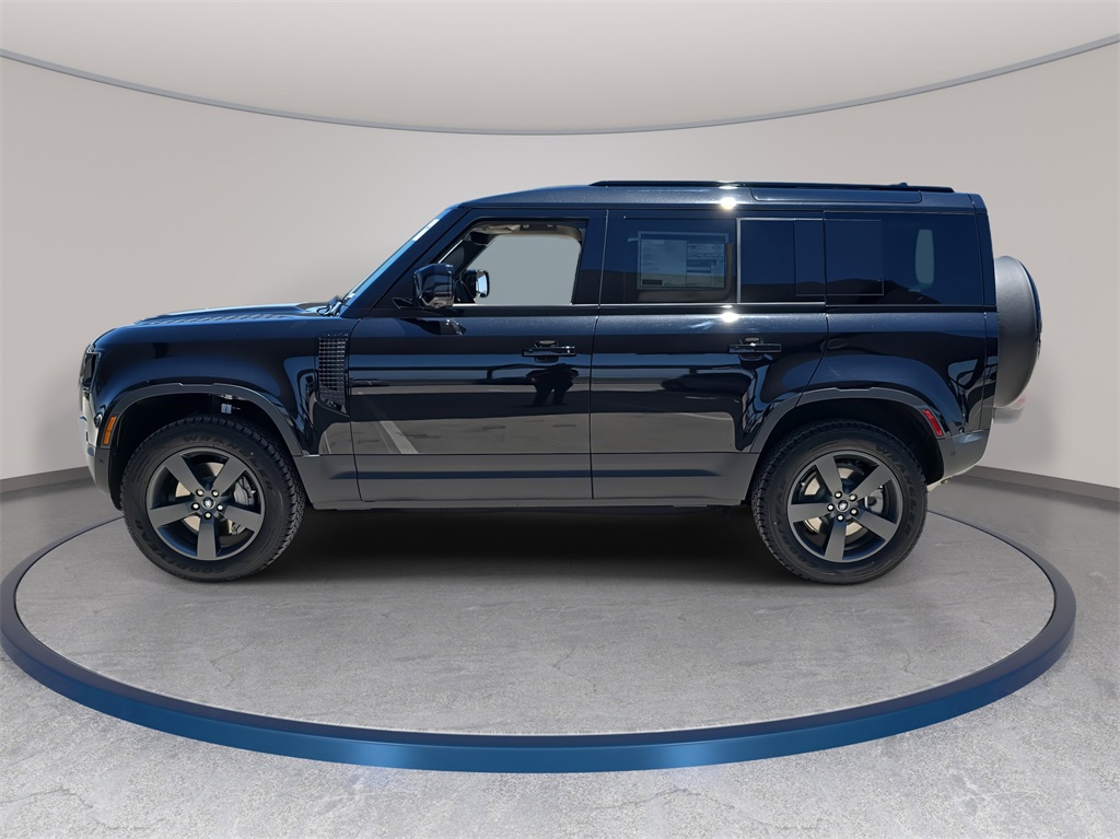 2025 Land Rover Defender 110 S photo 8