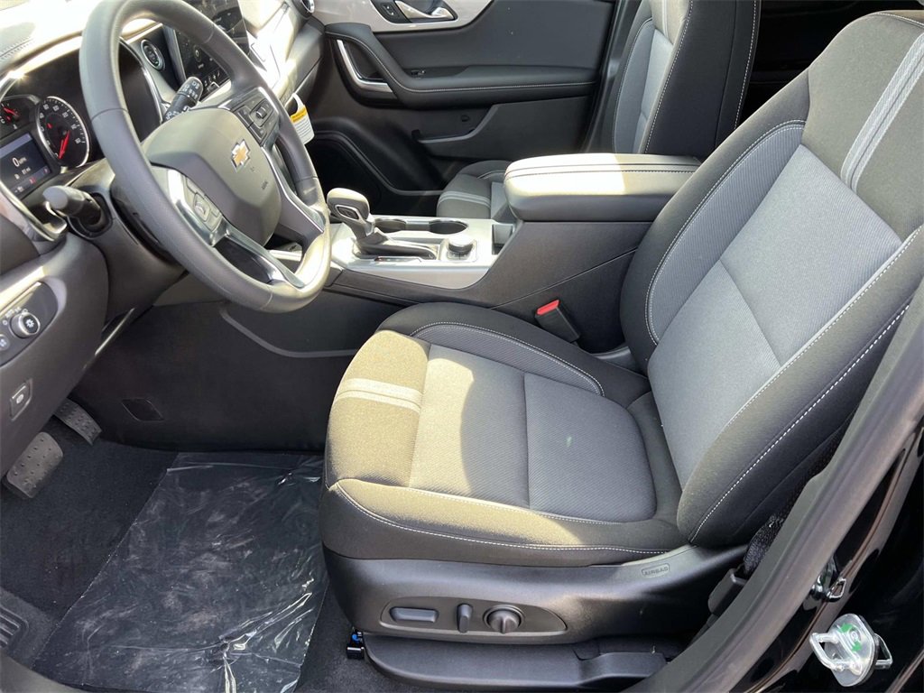 2025 Chevrolet Blazer 2LT photo 11