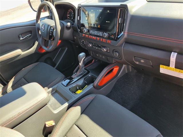 2025 Nissan Frontier PRO-4X photo 25