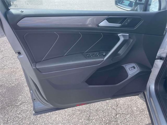 2024 Volkswagen Tiguan SE Wolfsburg Edition photo 14