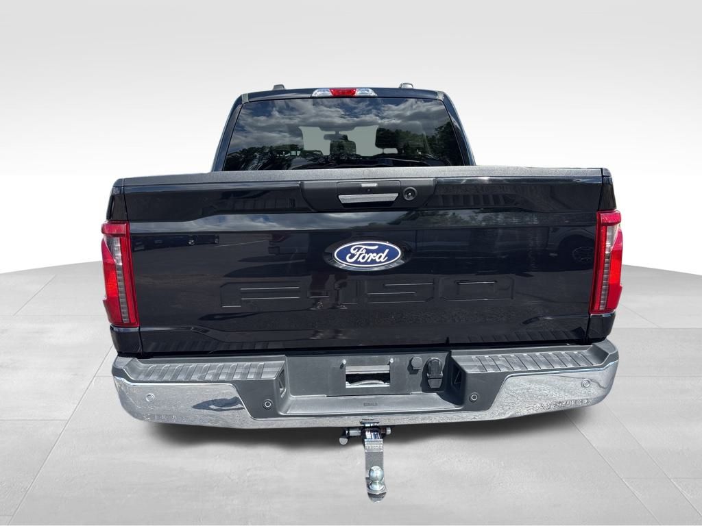 2024 Ford F-150 XLT photo 3