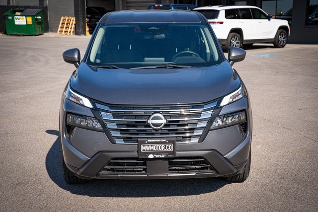 2024 Nissan Rogue SV photo 2