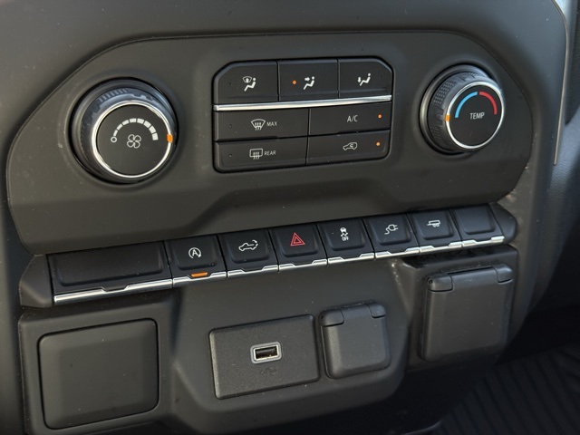 2020 Chevrolet Silverado 1500 Custom photo 30