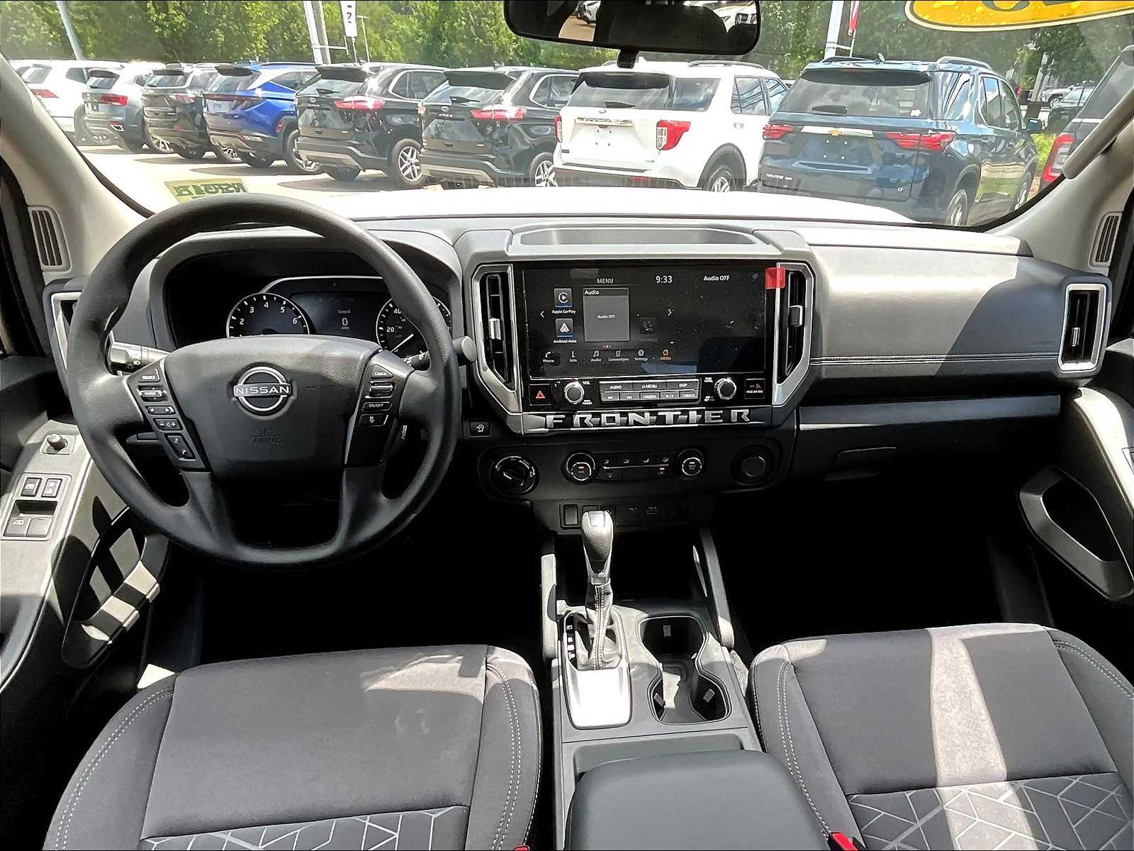 2025 Nissan Frontier SV photo 21