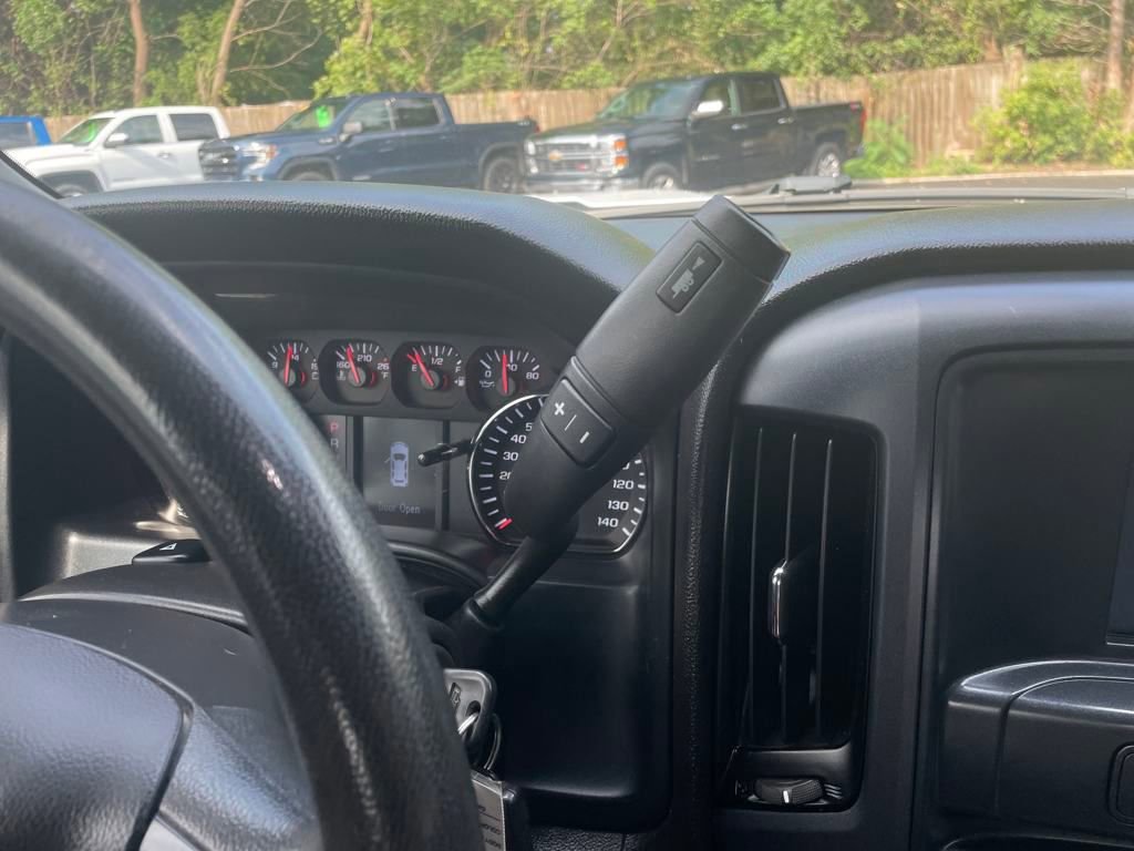 2018 Chevrolet Silverado 1500 Custom photo 24