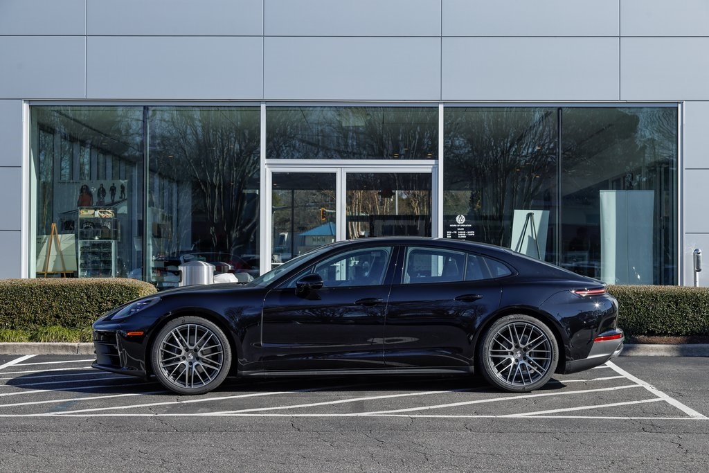 2025 Porsche Panamera 4 photo 2