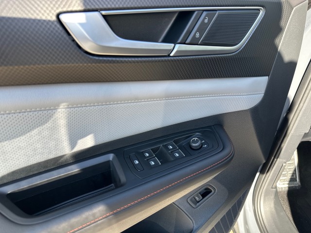 2025 Volkswagen Atlas Peak Edition photo 21