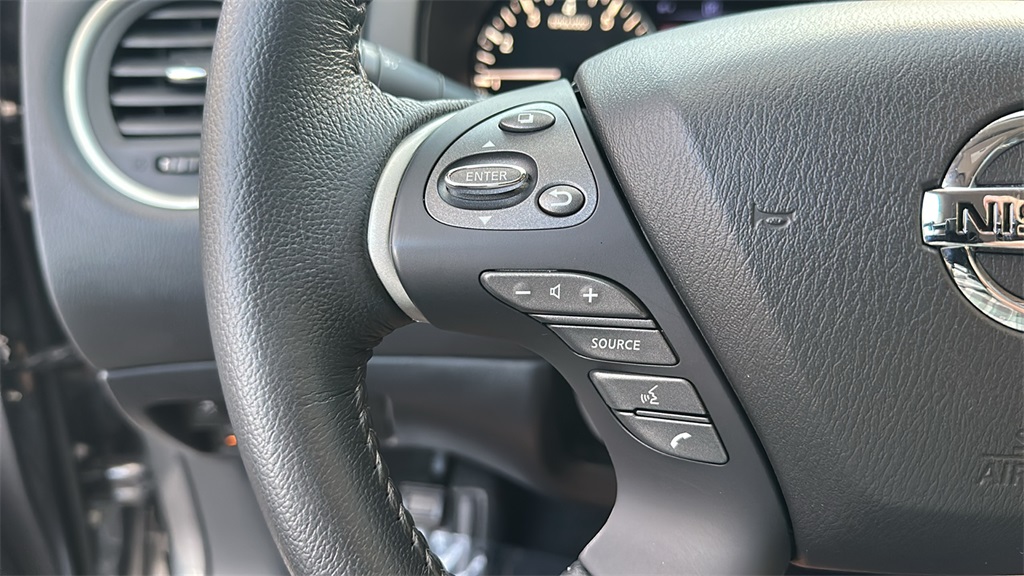 2020 Nissan Pathfinder SV photo 19