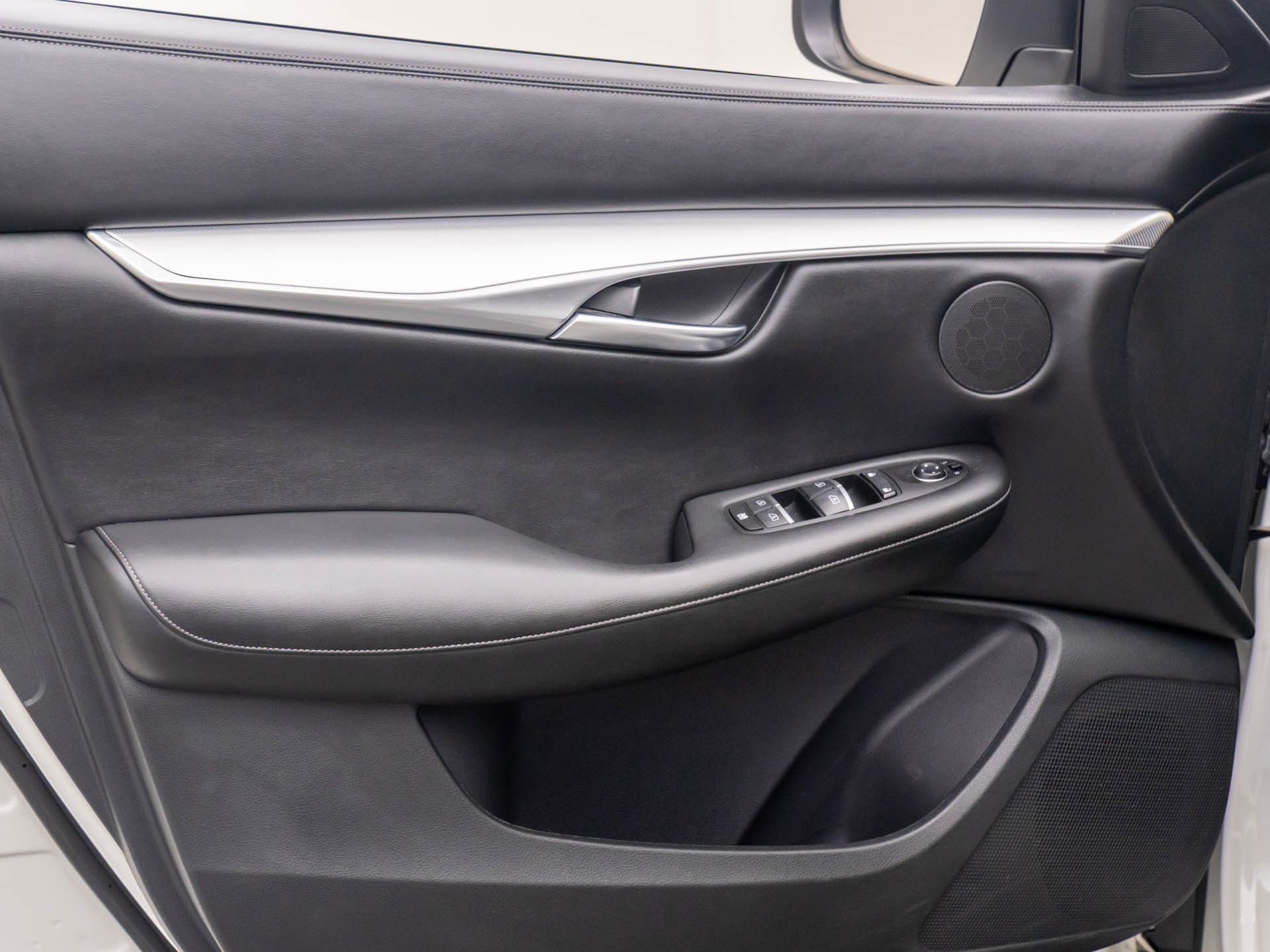 2020 Infiniti QX50 Essential AWD photo 12