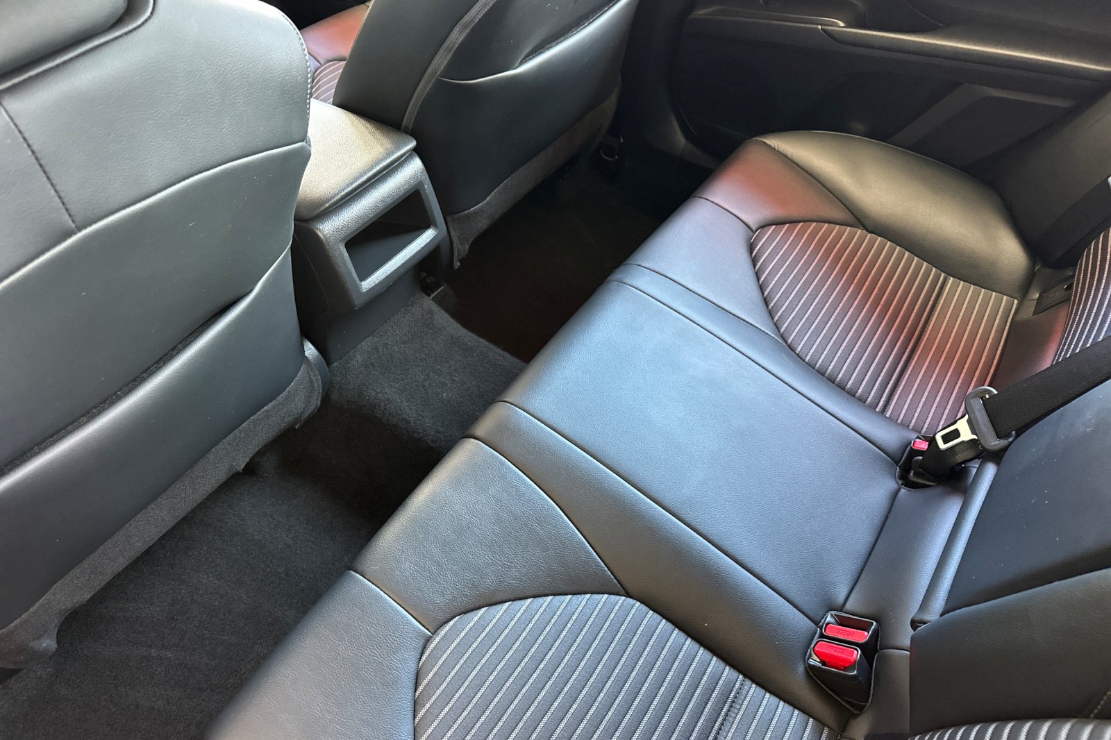 2023 Toyota Camry SE photo 11