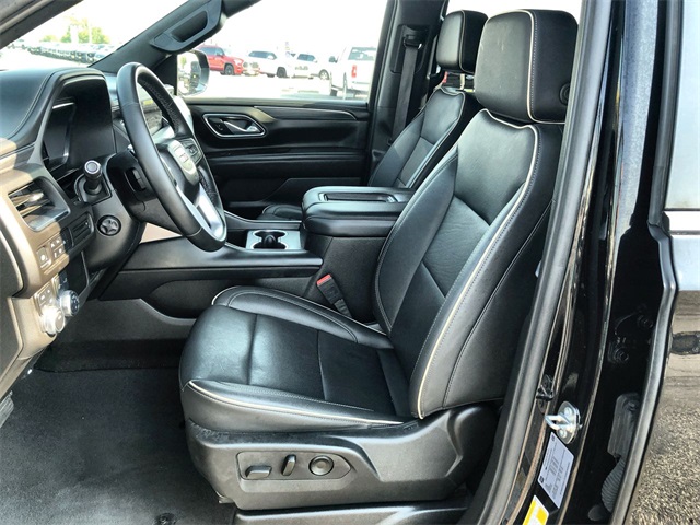 2024 Gmc Yukon XL SLT photo 3