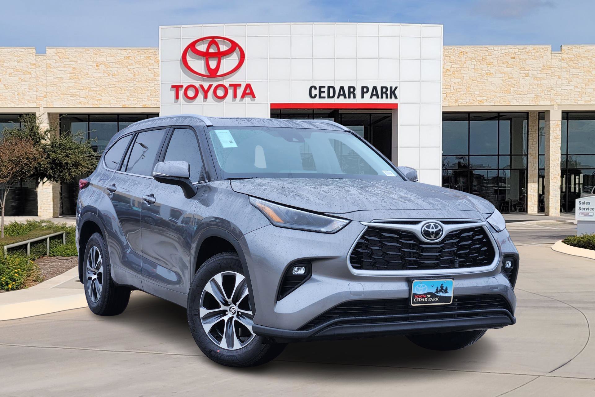 2026 Toyota Highlander XLE's photo