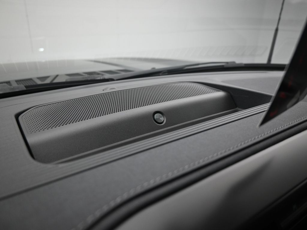2025 Ford F-150 Lariat photo 19
