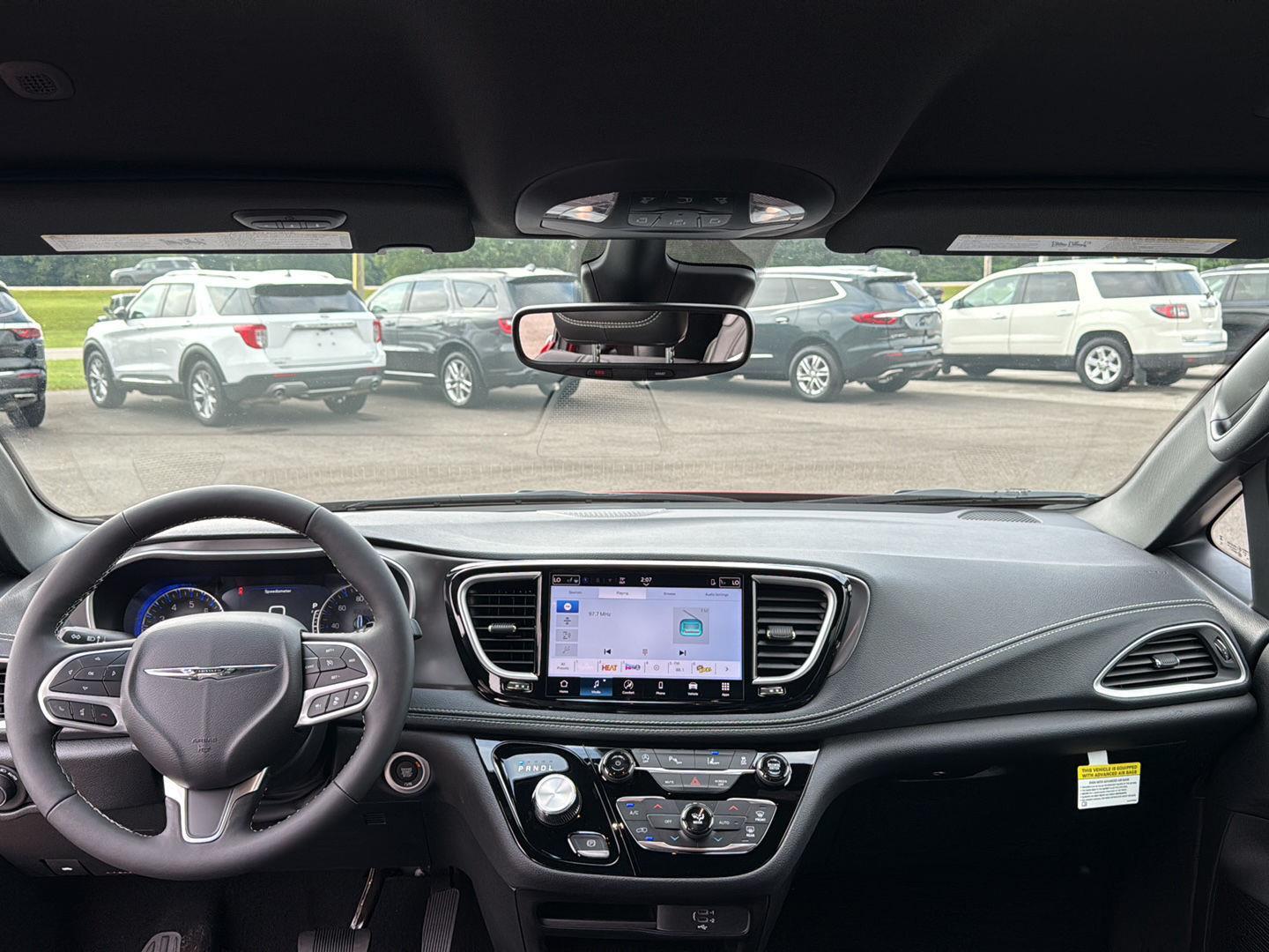 2026 Chrysler Pacifica photo 5