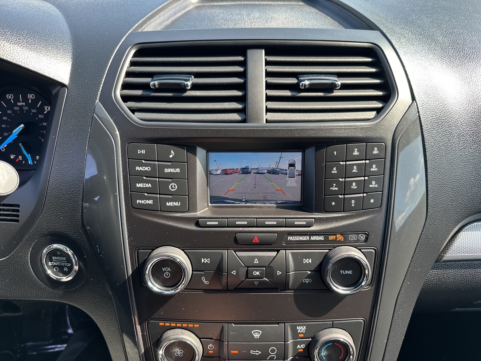 2019 Ford Explorer XLT photo 18