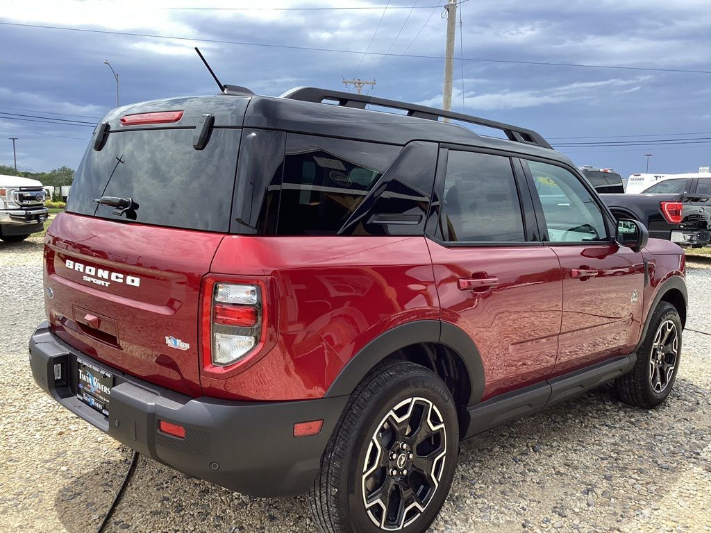 2025 Ford Bronco Sport Outer Banks photo 3