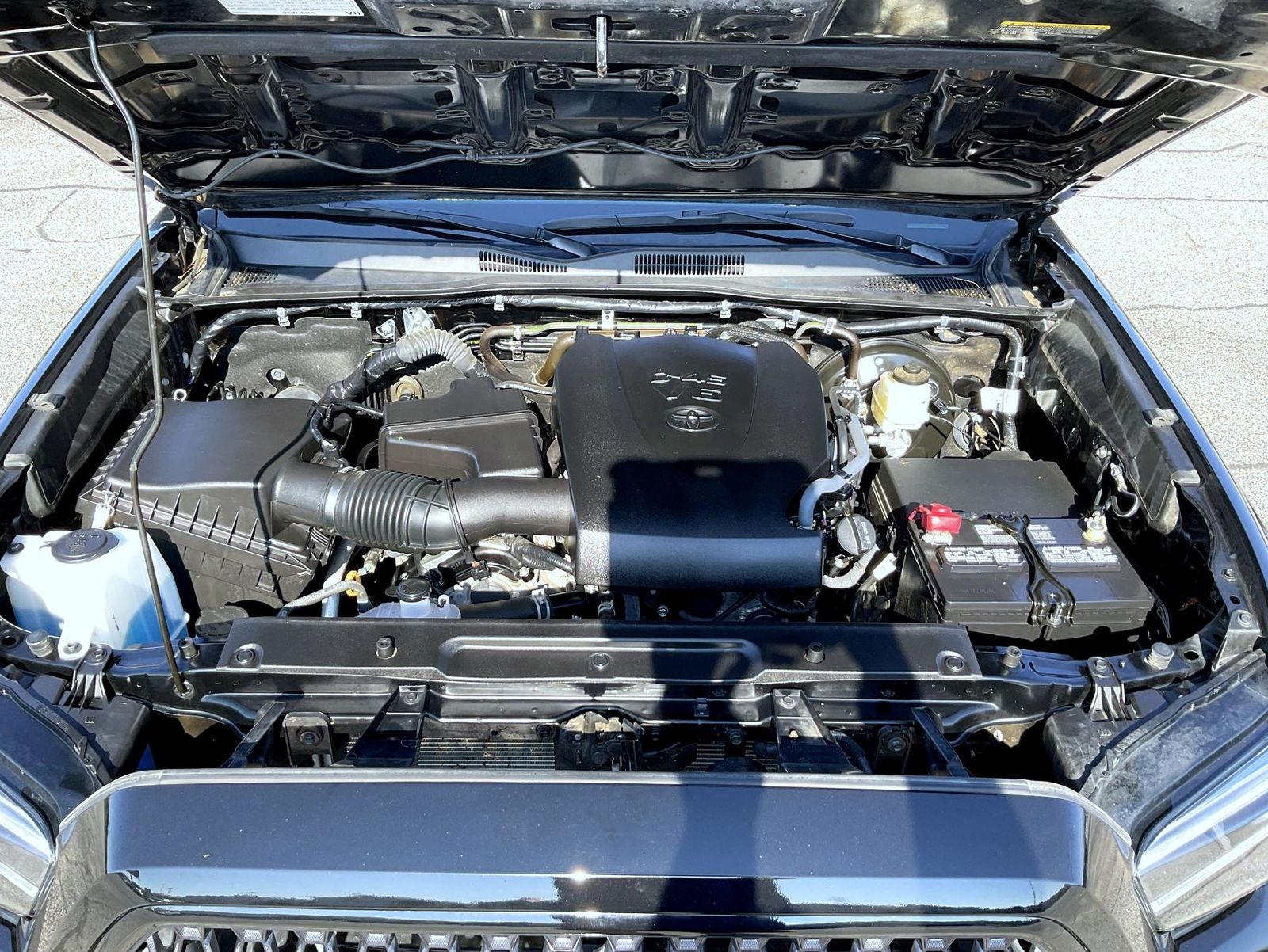 2023 Toyota Tacoma Limited photo 22