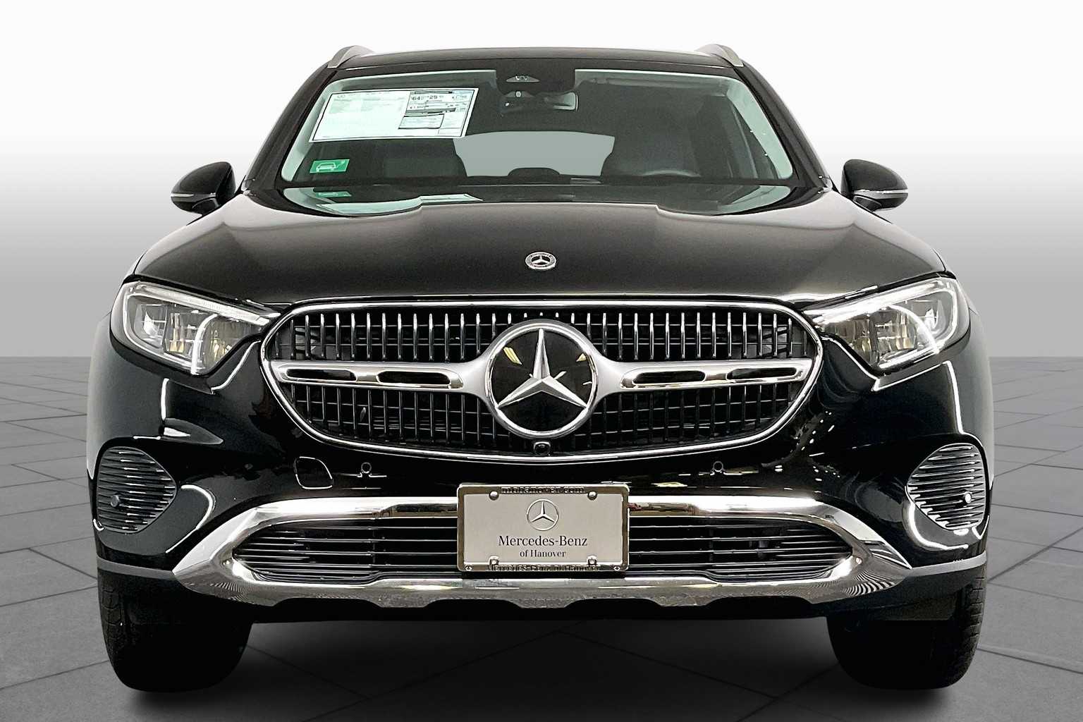 2025 Mercedes Benz GLC 350e 4MATIC photo 3