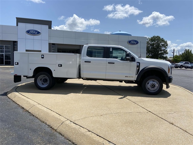 2024 Ford F-550 photo 2