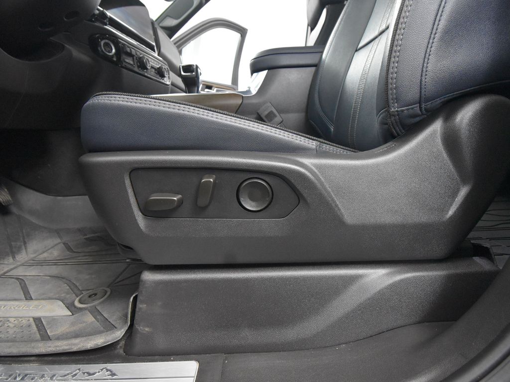 2024 Chevrolet Silverado 1500 High Country photo 16