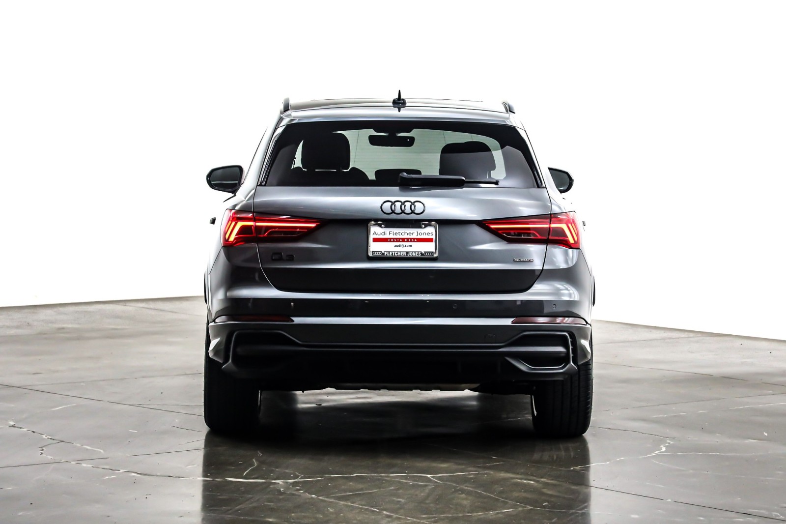 2025 Audi Q3 S line Premium Plus 45 TFSI photo 3