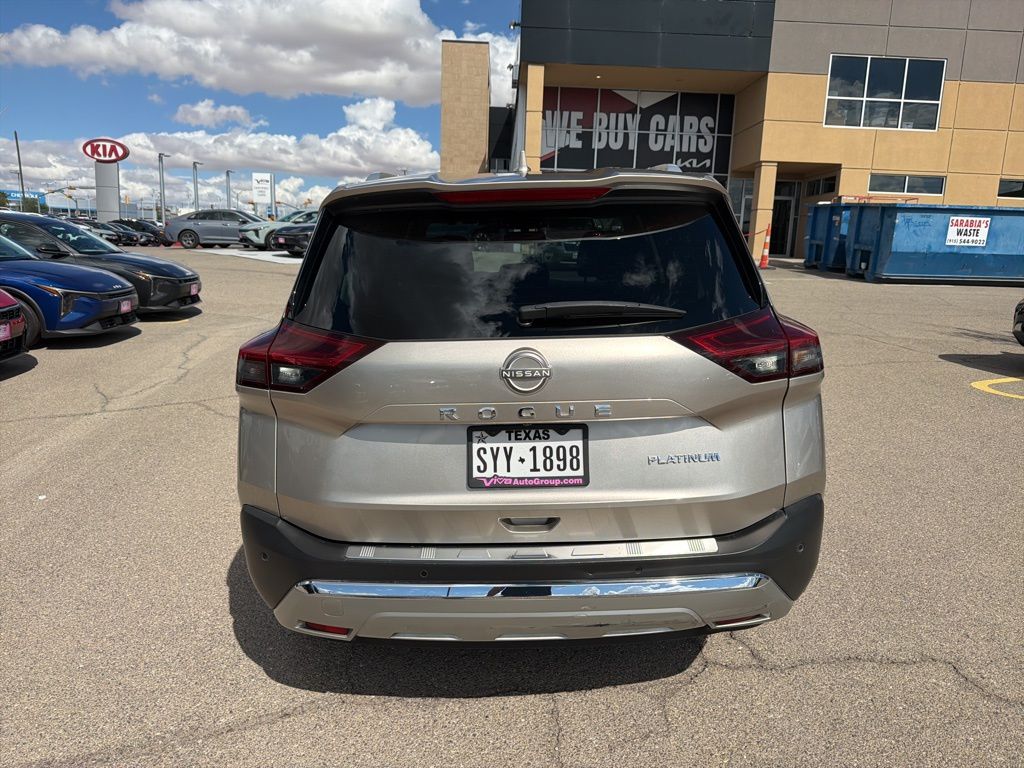 2023 Nissan Rogue Platinum photo 4
