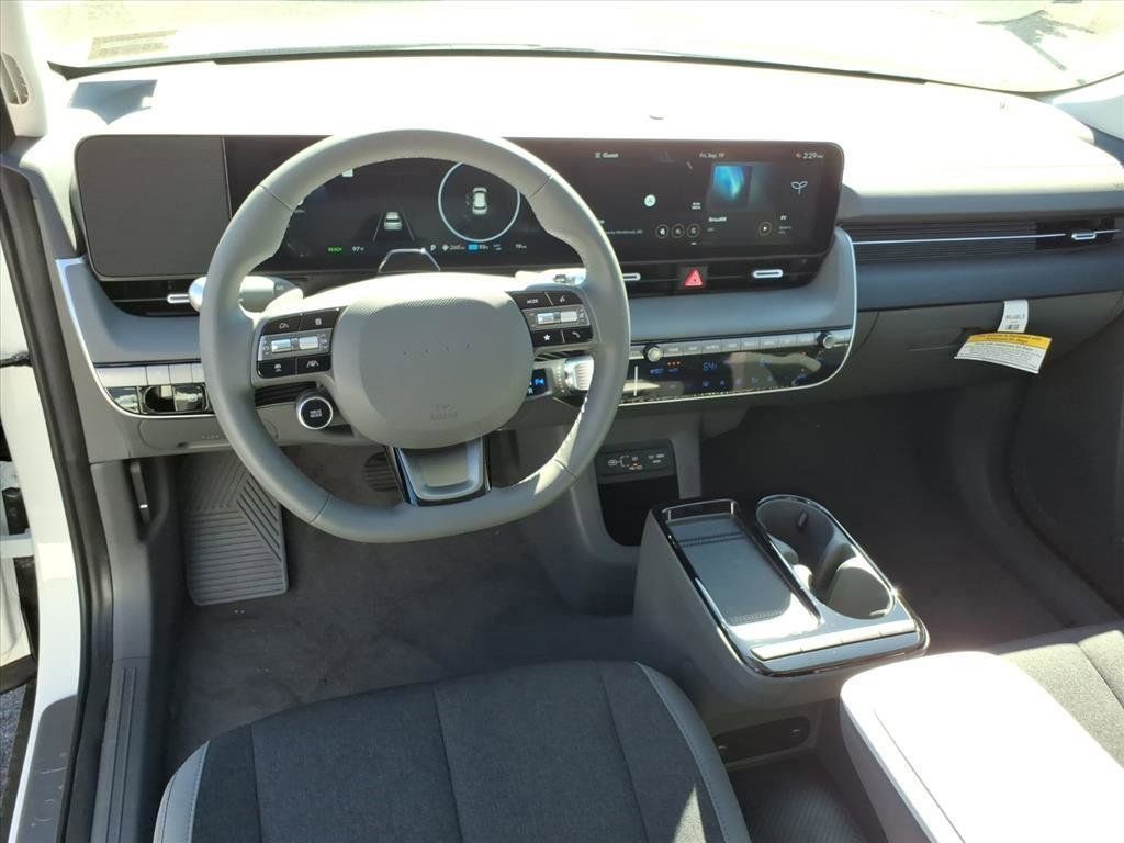 2025 Hyundai Ioniq 5 SE photo 2