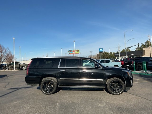 2020 Cadillac Escalade ESV Premium Luxury photo 2