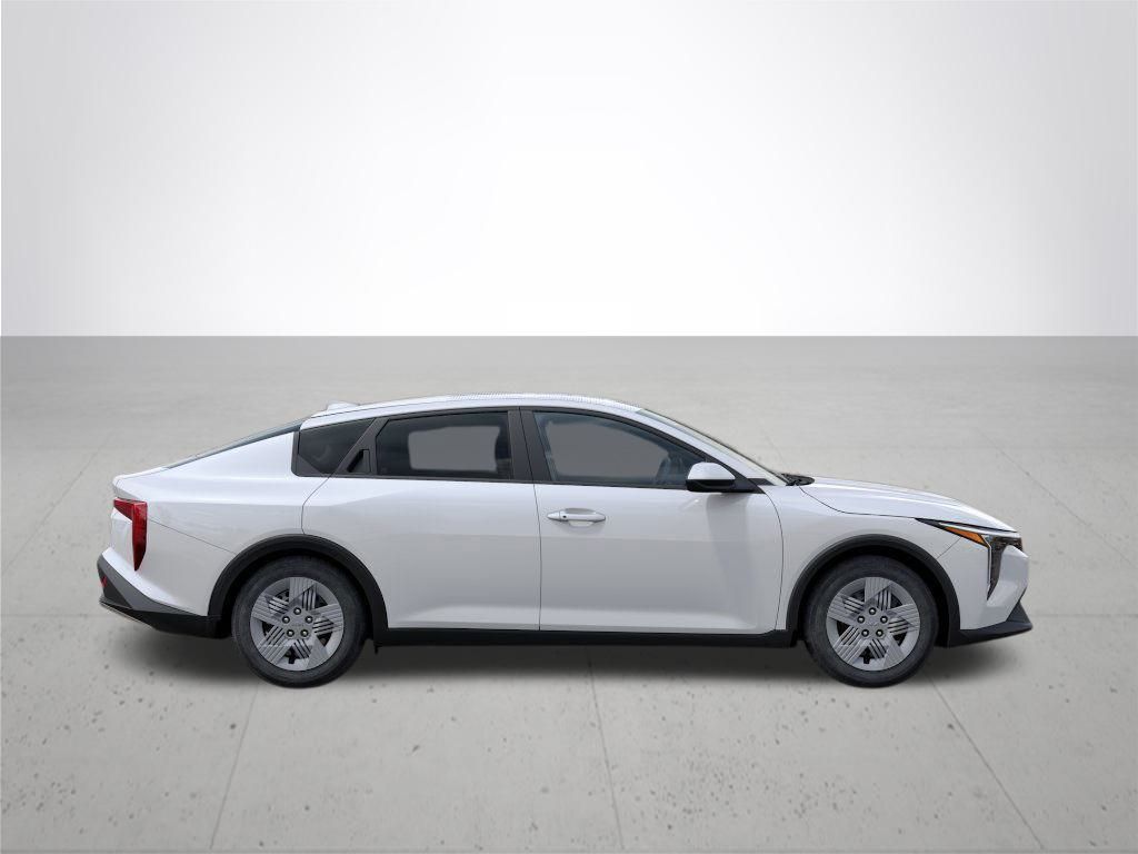 2025 Kia K4 LX photo 5
