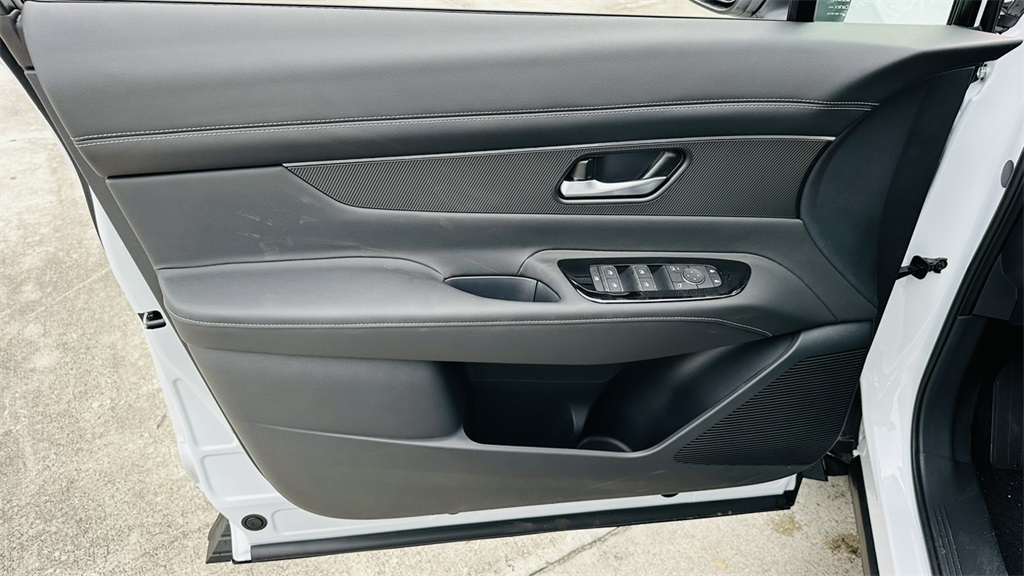 2025 Nissan Murano SV photo 13