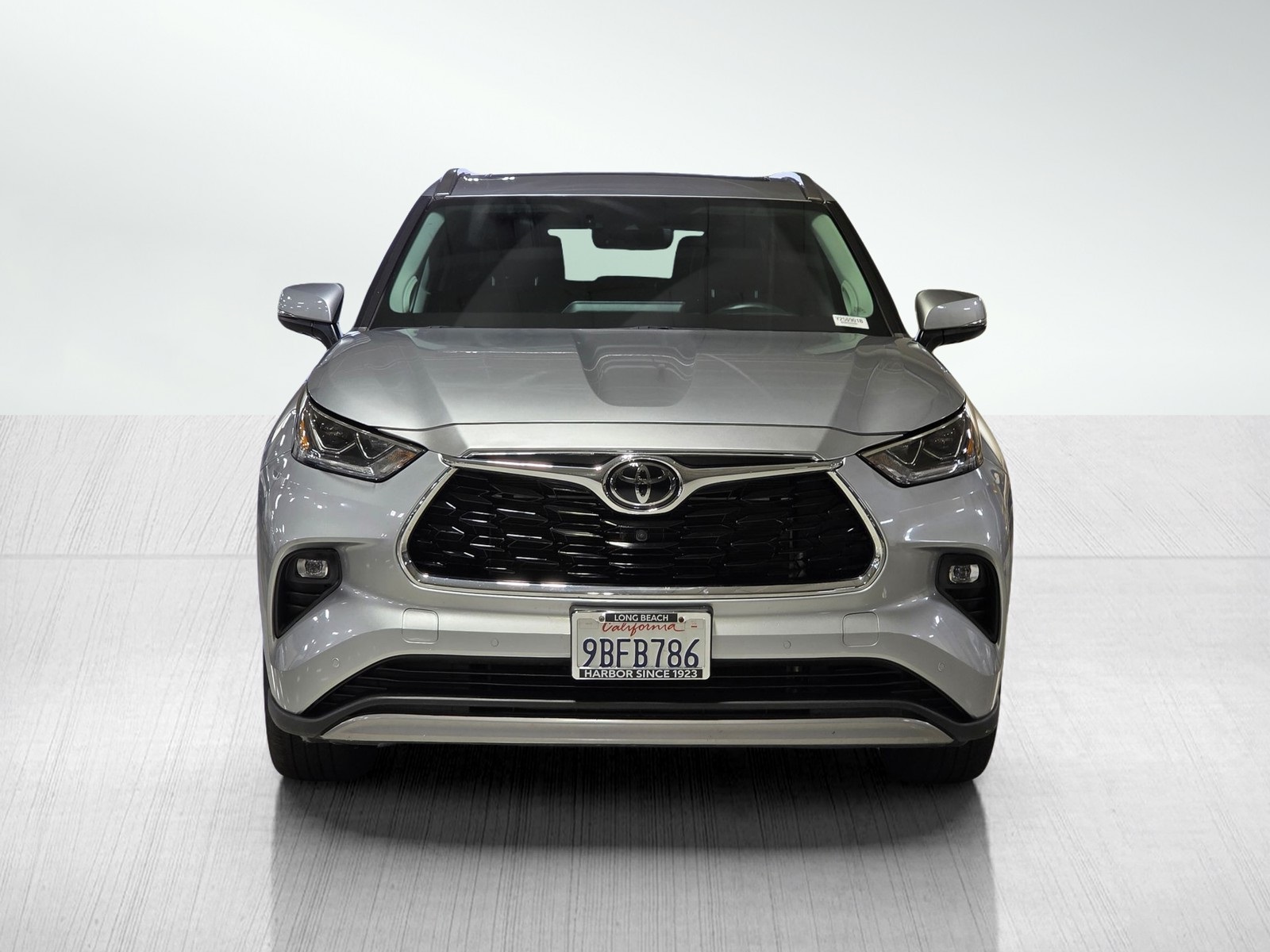 2022 Toyota Highlander Platinum photo 2