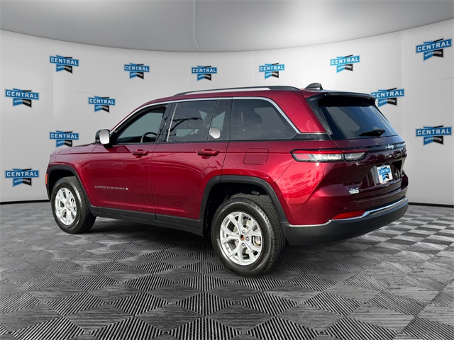 2023 Jeep Grand Cherokee Limited photo 2
