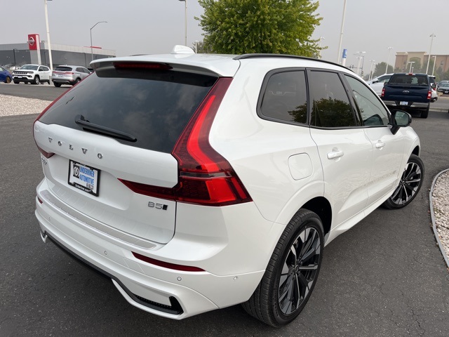 2026 Volvo XC60 B5 Plus photo 5