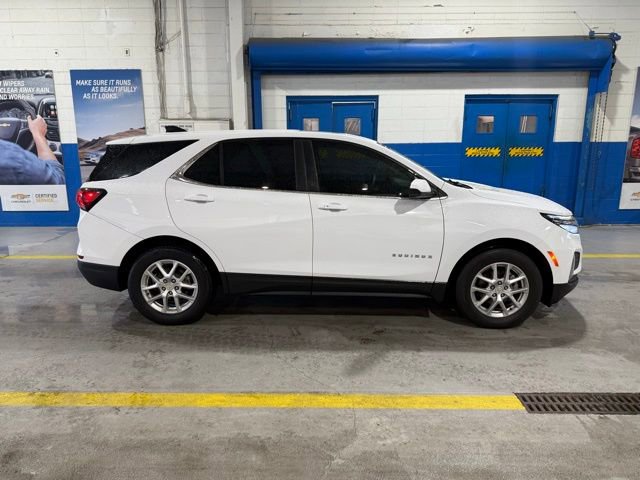2023 Chevrolet Equinox LT photo 3
