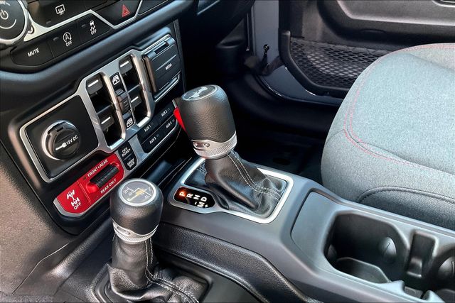 2025 Jeep Wrangler Rubicon photo 8
