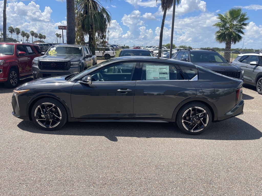 2025 Kia K4 GT-Line photo 3