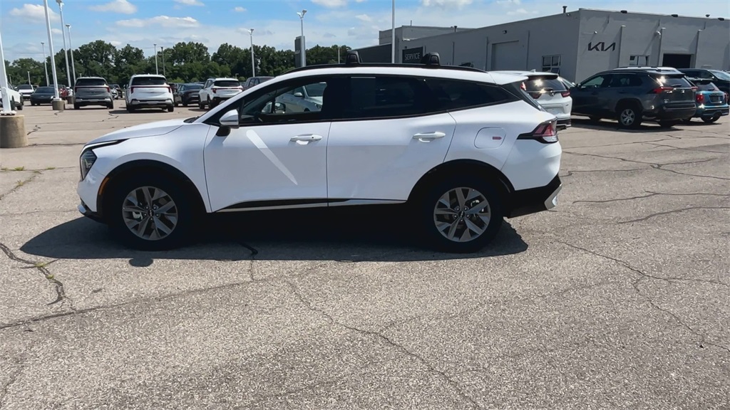 2025 Kia Sportage SX photo 3