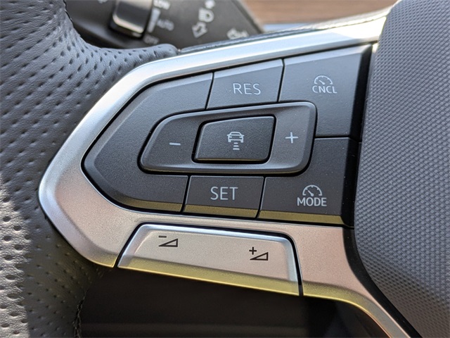 2025 Volkswagen Tiguan SEL R-Line Black photo 21