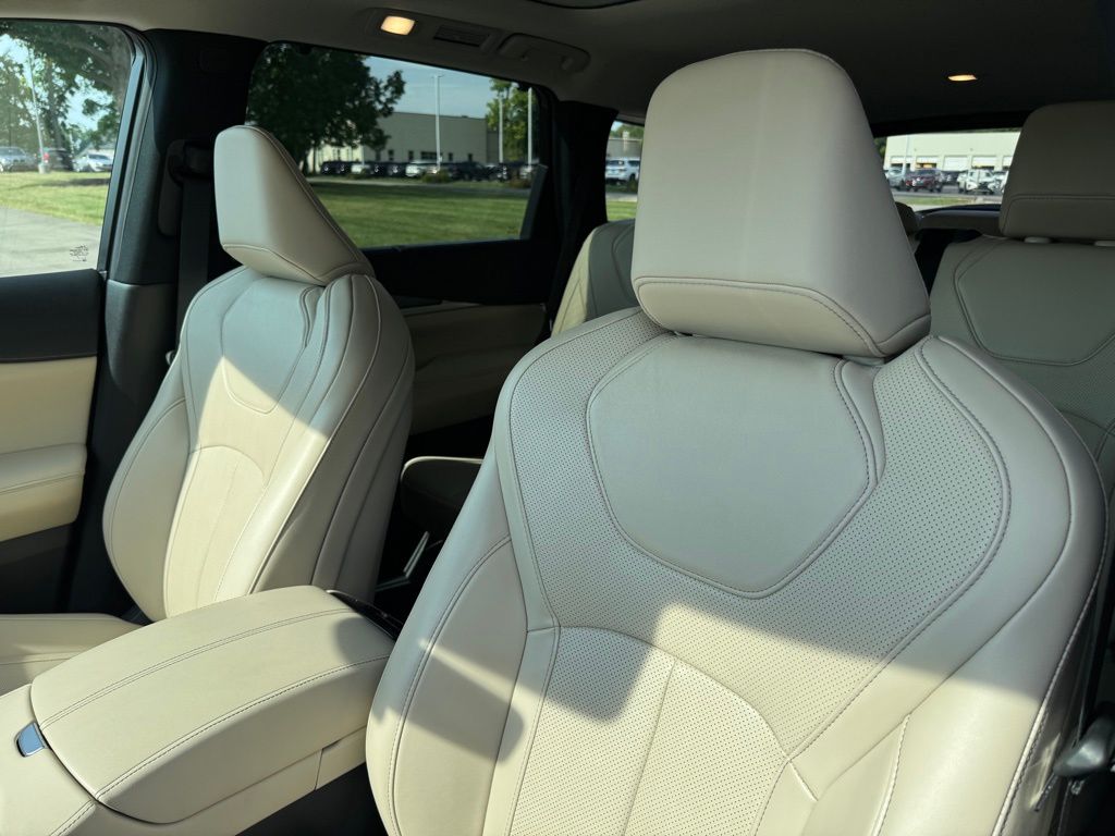 2024 Infiniti QX60 Luxe AWD photo 8