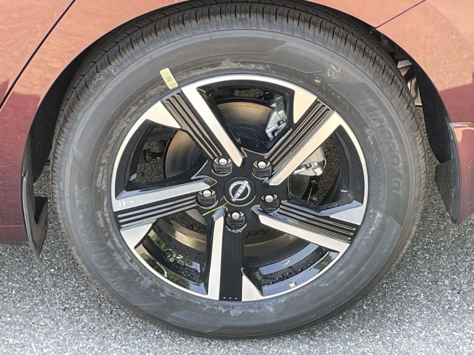 2025 Nissan Sentra SV photo 10