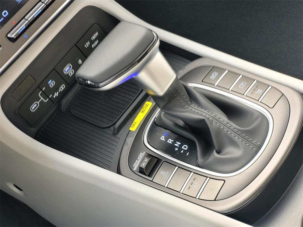 2026 Hyundai Kona SEL photo 19