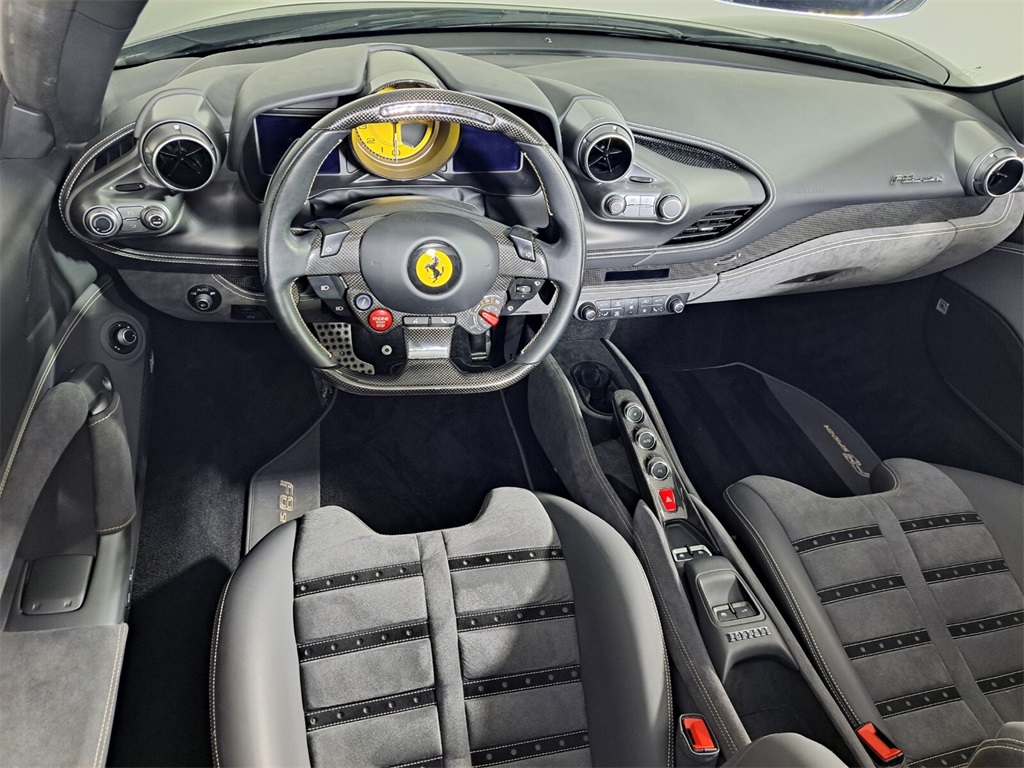 Certified Used 2022 Canna di Fucile Ferrari Base image 4