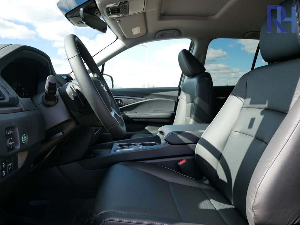 2025 Honda Ridgeline RTL photo 3
