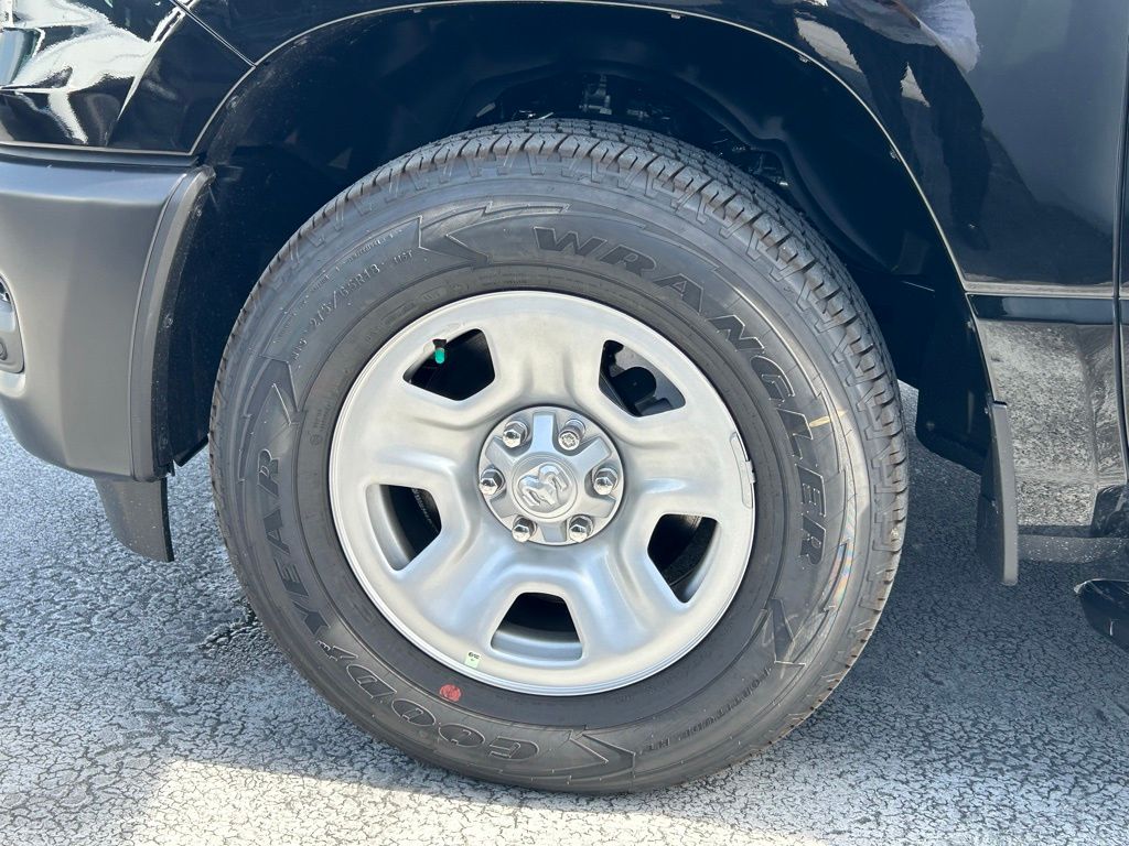 2025 Ram 1500 Tradesman photo 13