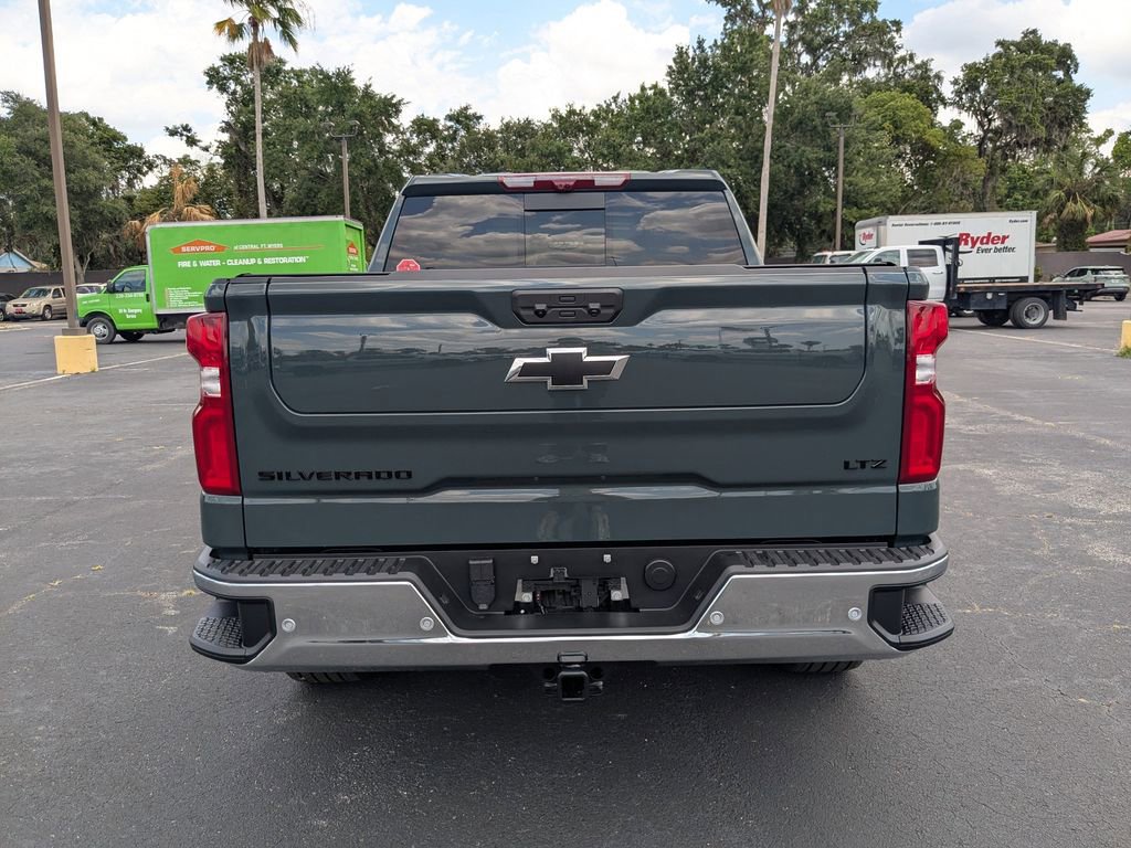 2025 Chevrolet Silverado 1500 LTZ photo 3
